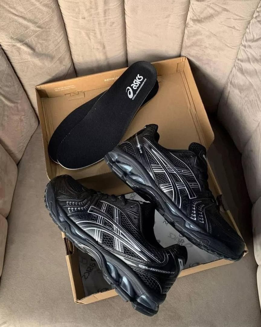 ASICS (A)