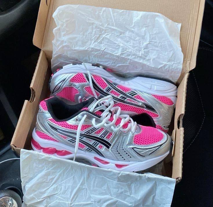 ASICS (B)