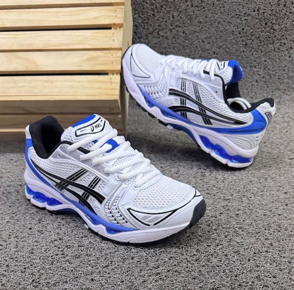 ASICS (D)