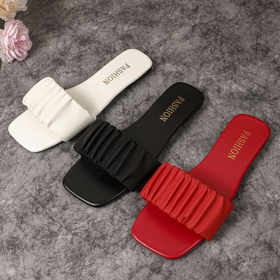 Pleated slippers