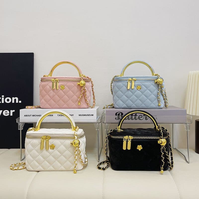 Thread Chain Bag